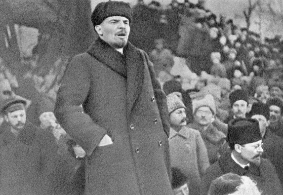 Lenin at a rally on March 18, 1918.