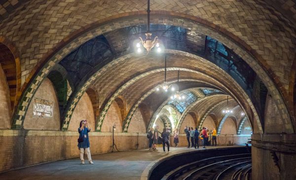 City Hall subway station in New York City, closed since 1945, featuring examples of Catalan vaults by Gustavino.