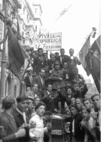 Railway workers demonstrating in Seville in favour of the Republic on 14 April 1931 - ABC
