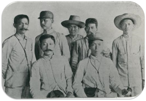 Filipino independence heroes. Seated, Pedro Paterno (left) and Emilio Aguinaldo.